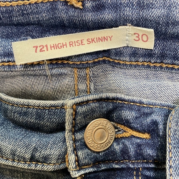 Levi's 721 High Rise Skinny Jeans - Picture 4 of 11